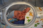 Врачи Кубани спасли новорожденных двойняшек от слепоты
