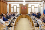 Вениамин Кондратьев встретился с медиками края в преддверии их профессионального праздника Вениамин Кондратьев встретился с медиками края в преддверии их профессионального праздника