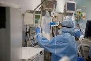 Краснодарский край дополнительно получит около 1 млрд рублей на борьбу с COVID-19 Краснодарский край дополнительно получит около 1 млрд рублей на борьбу с COVID-19