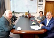 Министр здравоохранения Краснодарского края Евгений Филиппов провел рабочую встречу с председателем комиссии по доступной и комфортной среде Павлом Снаксаревым